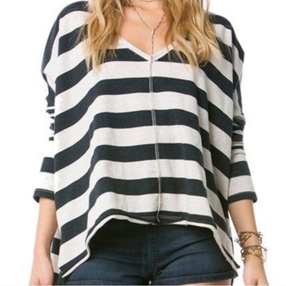 Amuse‎ Society Black V-Neck Striped Long Sleeve Top - Picture 1 of 10